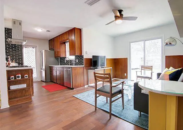 1818 Dywer Ave — Photo 7
