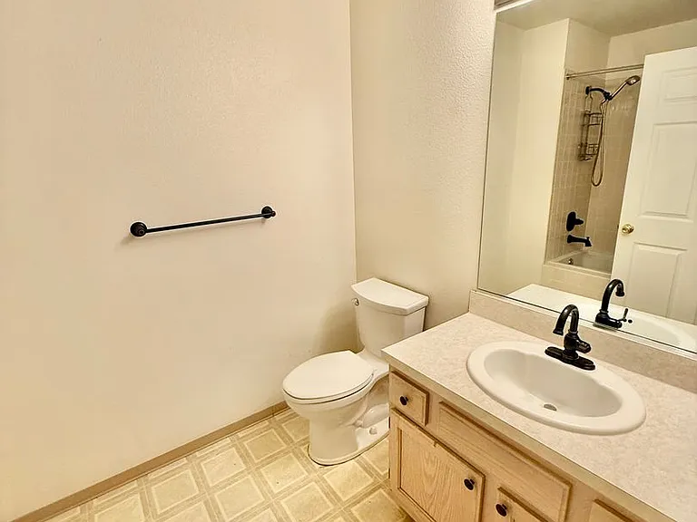 4545 Wheaton Dr #E180 — Photo 15