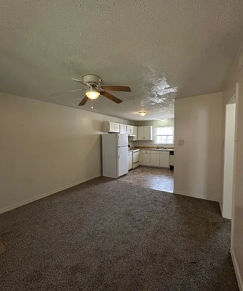 1506 Delplaza Dr #B — Photo 8
