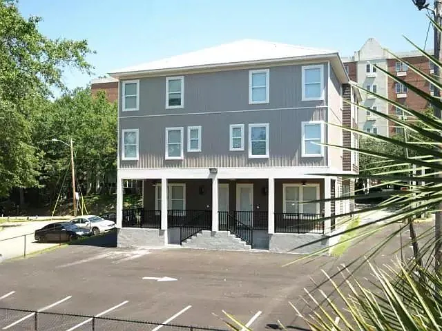 Studio, 190 sqft, $1,400 — Photo 3