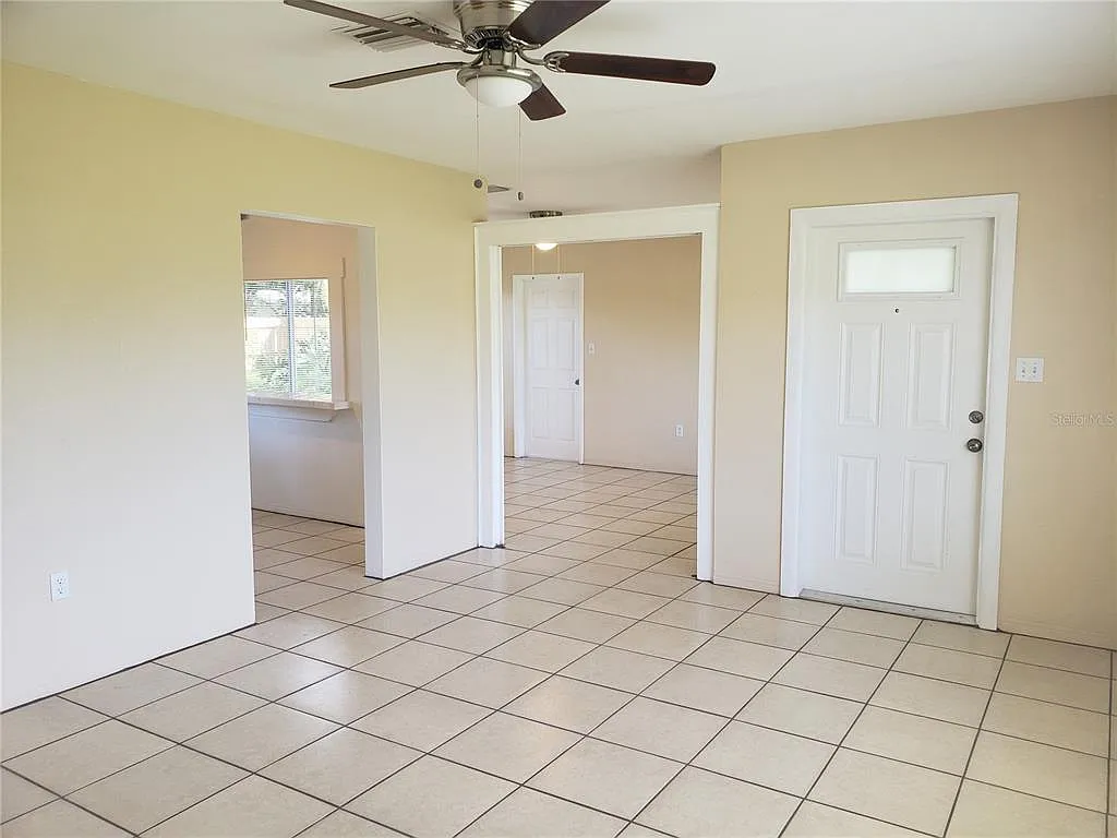 2 bed, 1.0 bath, 1072 sqft, $2,100 — Photo 3