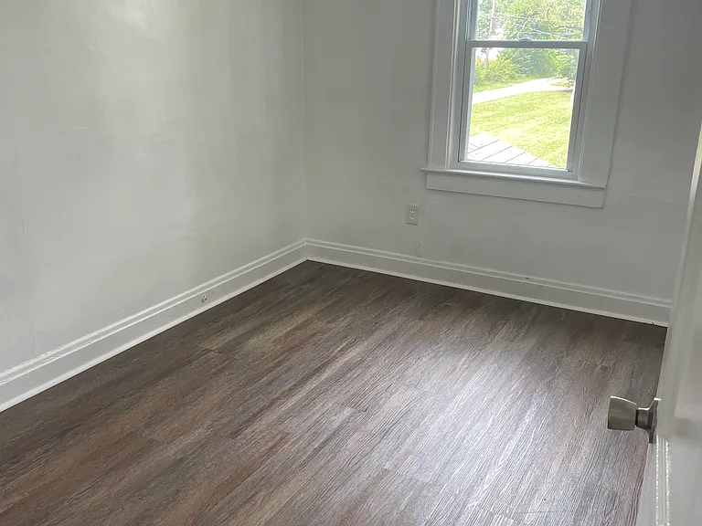 2023 Loretta Ave — Photo 7