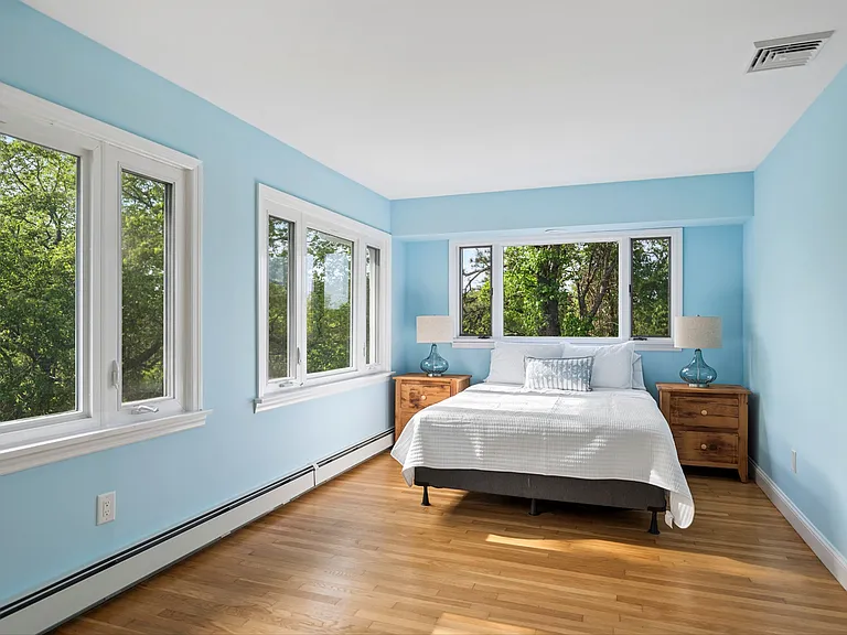 542 Montauk Hwy — Photo 13