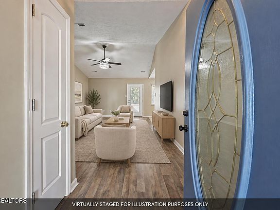 4th image of 2312 Bainbridge Way