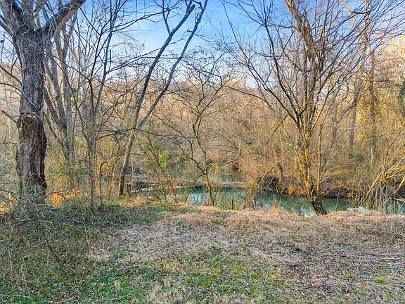 4th image of 12 Burnt Mill Cir
