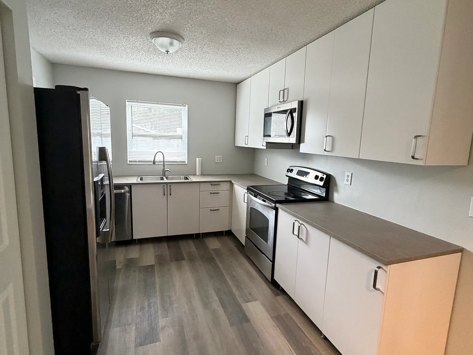 4720 E Linebaugh Ave — Photo 4