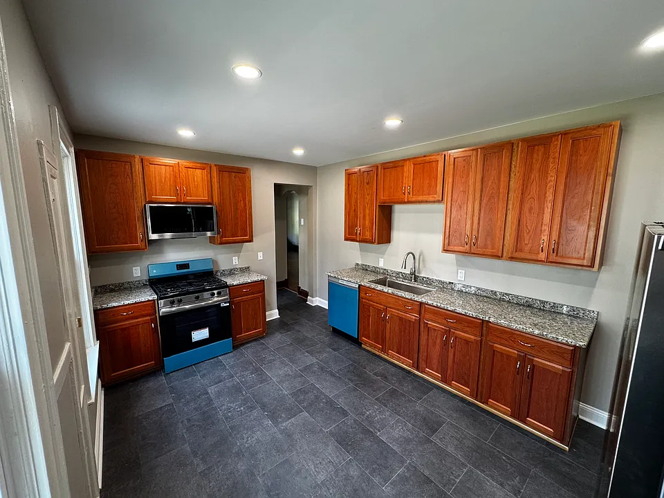 294 Baynes St #1