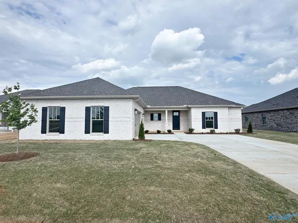 1065 Maplehurst St, Decatur, AL 35603