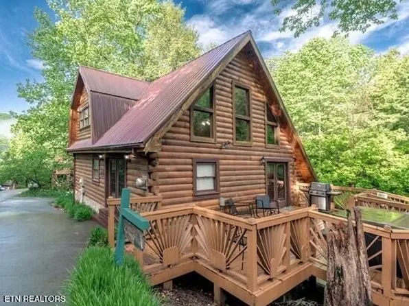 508 Hoot Owl Way, Gatlinburg, TN 37738