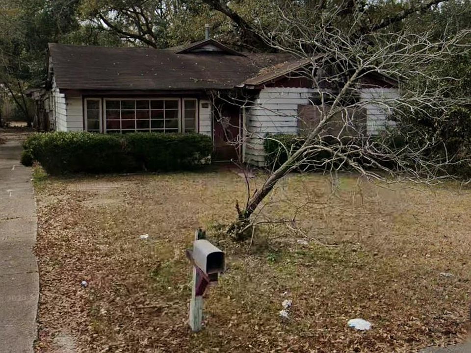 1st image of 413 W Turner Rd
