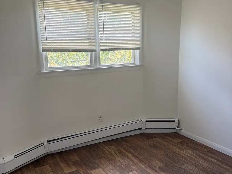 118 Sheridan Ave #3 — Photo 11