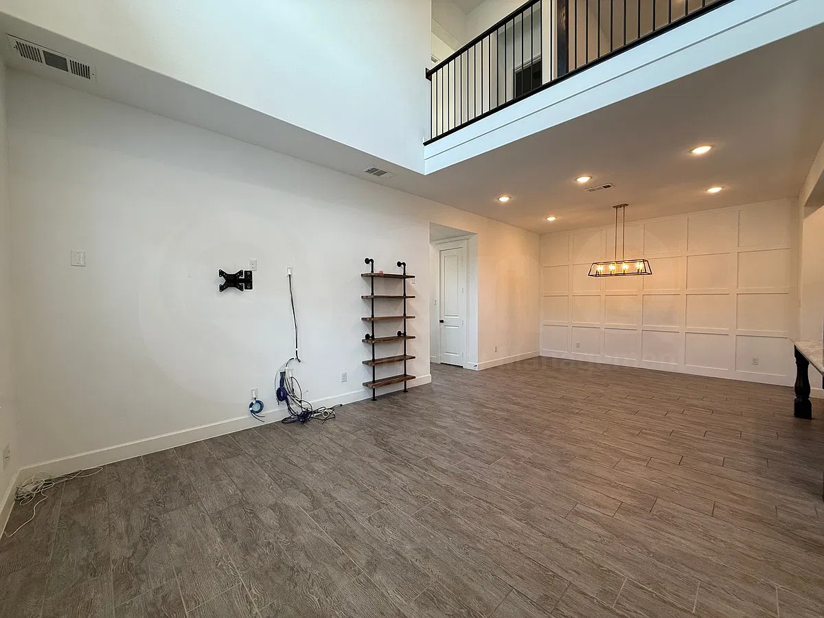 4 bed, 4.0 bath, 3287 sqft, $3,495 — Photo 4