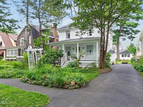 1362 Myron Street, Niskayuna, NY 12309