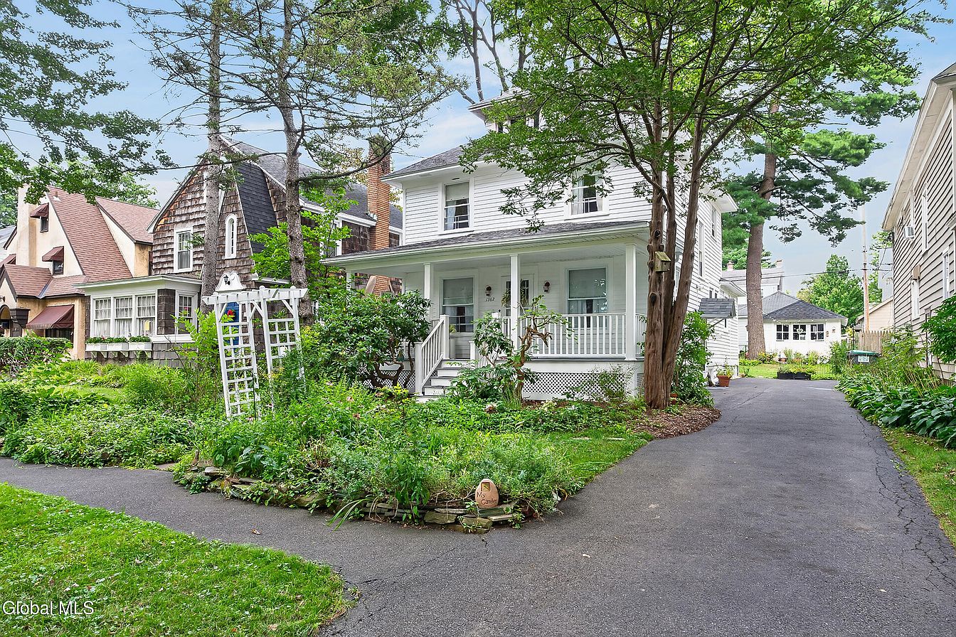 1st image of 1362 Myron Street