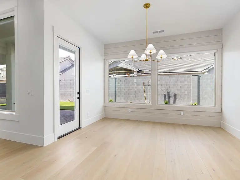 345 E Sidbury Rd — Photo 9
