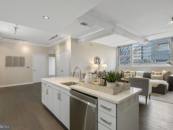5th image of 3409 Wilson Blvd Unit 204