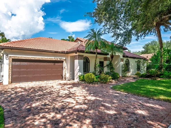 15600 NW 82nd Ct, Miami Lakes, FL 33016