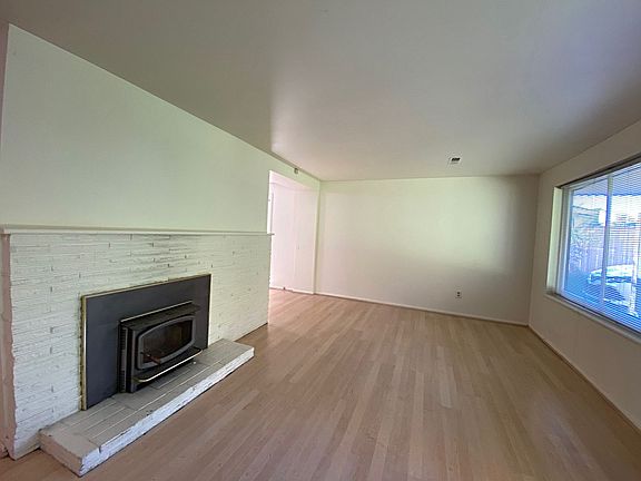 3rd image of 13512 Burke Ave N