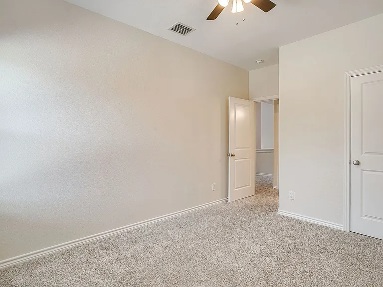 3801 Weatherstone Dr — Photo 35