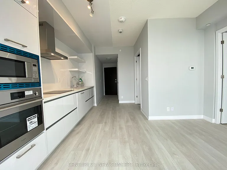 2221 Yonge St #5006 — Photo 13
