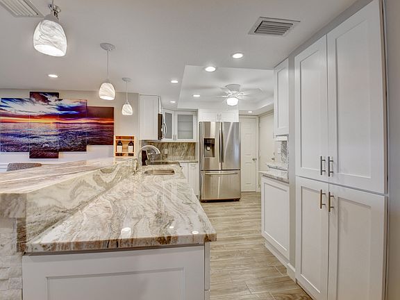 Home For Sale In Boca Teeca