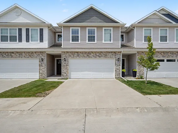 1013 Maywood Ln, Waukee, IA 50263
