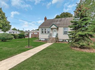 931 9th St, West Babylon, NY 11704