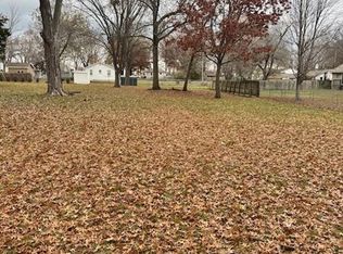 104 NE Orchard St, Lees Summit, MO 64063