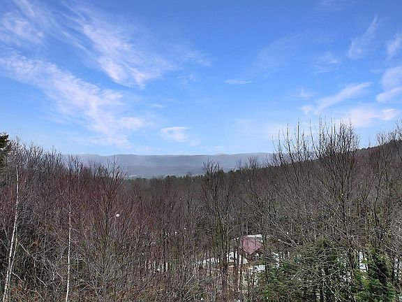 4th image of 946 Huckle Hill Road