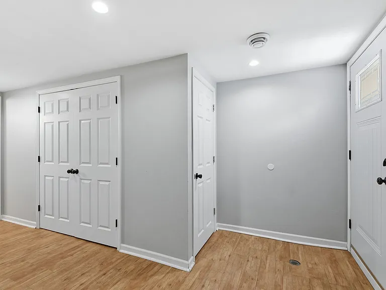 3244 Grand Ave S — Photo 3