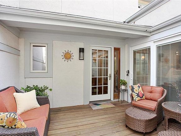 2nd image of 3635 Somerset Dr