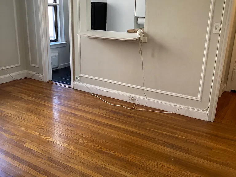 321 E 54th St #10G — Photo 4