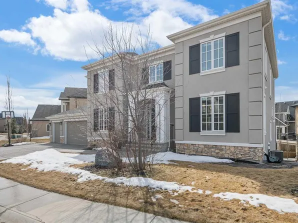 45 NE Rockcliff Hts NW, Calgary, AB T3G 0C7