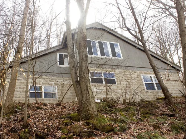 854 Powderhouse Rd, Vestal, NY 13850