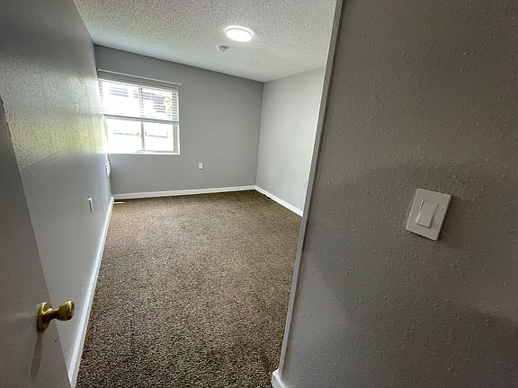 3rd image of 2049 Greenwood Dr #204