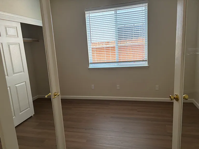 10422 Galveston Way — Photo 3