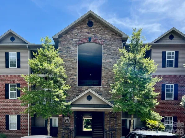 111 Appeldoorn Cir, Asheville, NC 28803