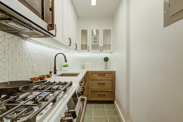 Sold by Compass | media 25