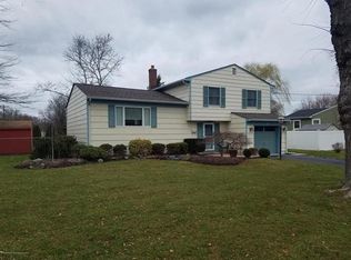 601 Dogwood Ter, Middletown, NJ 07748