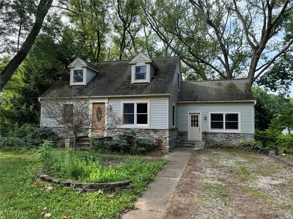 6958 Chapel Rd, Madison, OH 44057