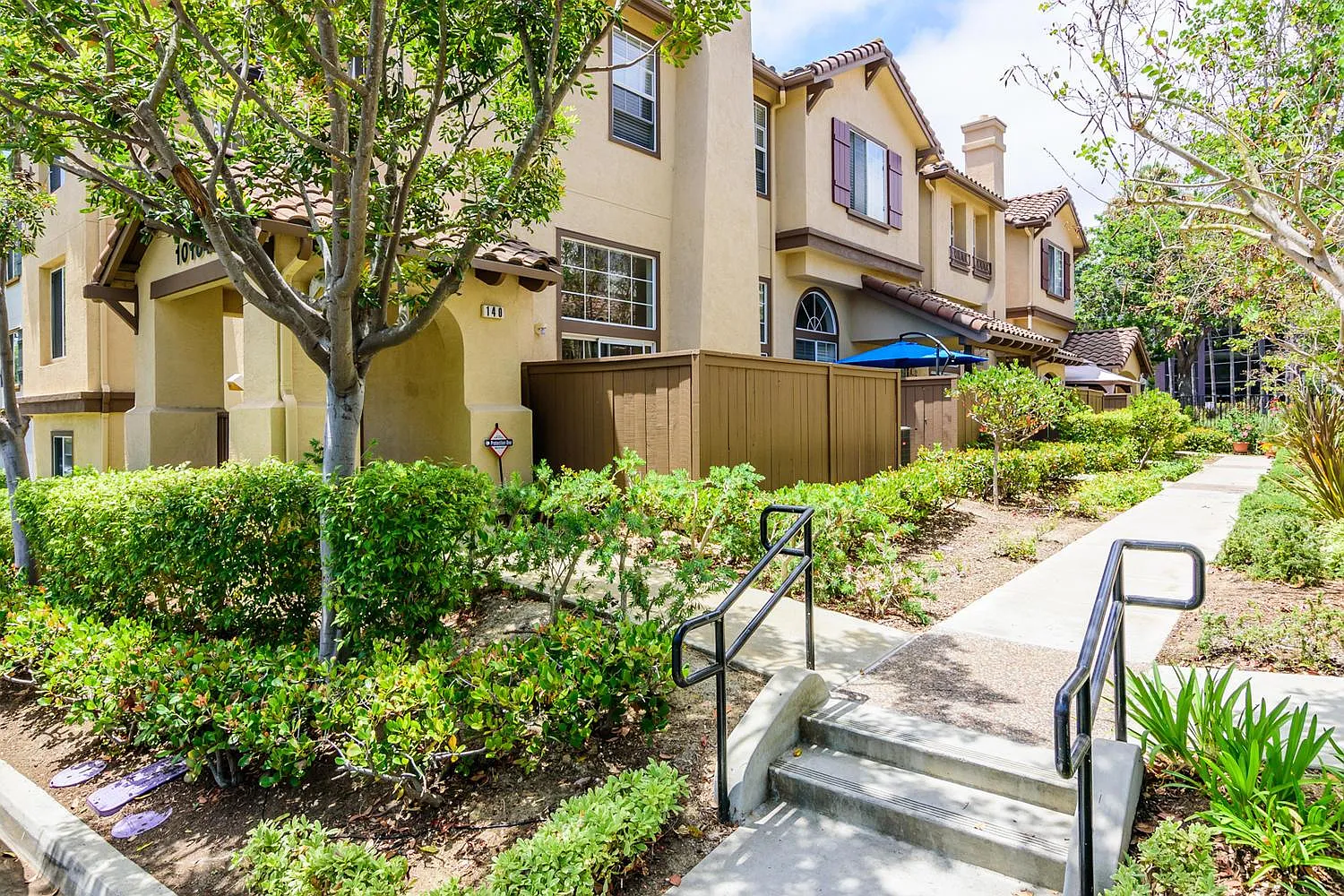 3 bed, 2.5 bath, 1553 sqft, $4,250 — Photo 1