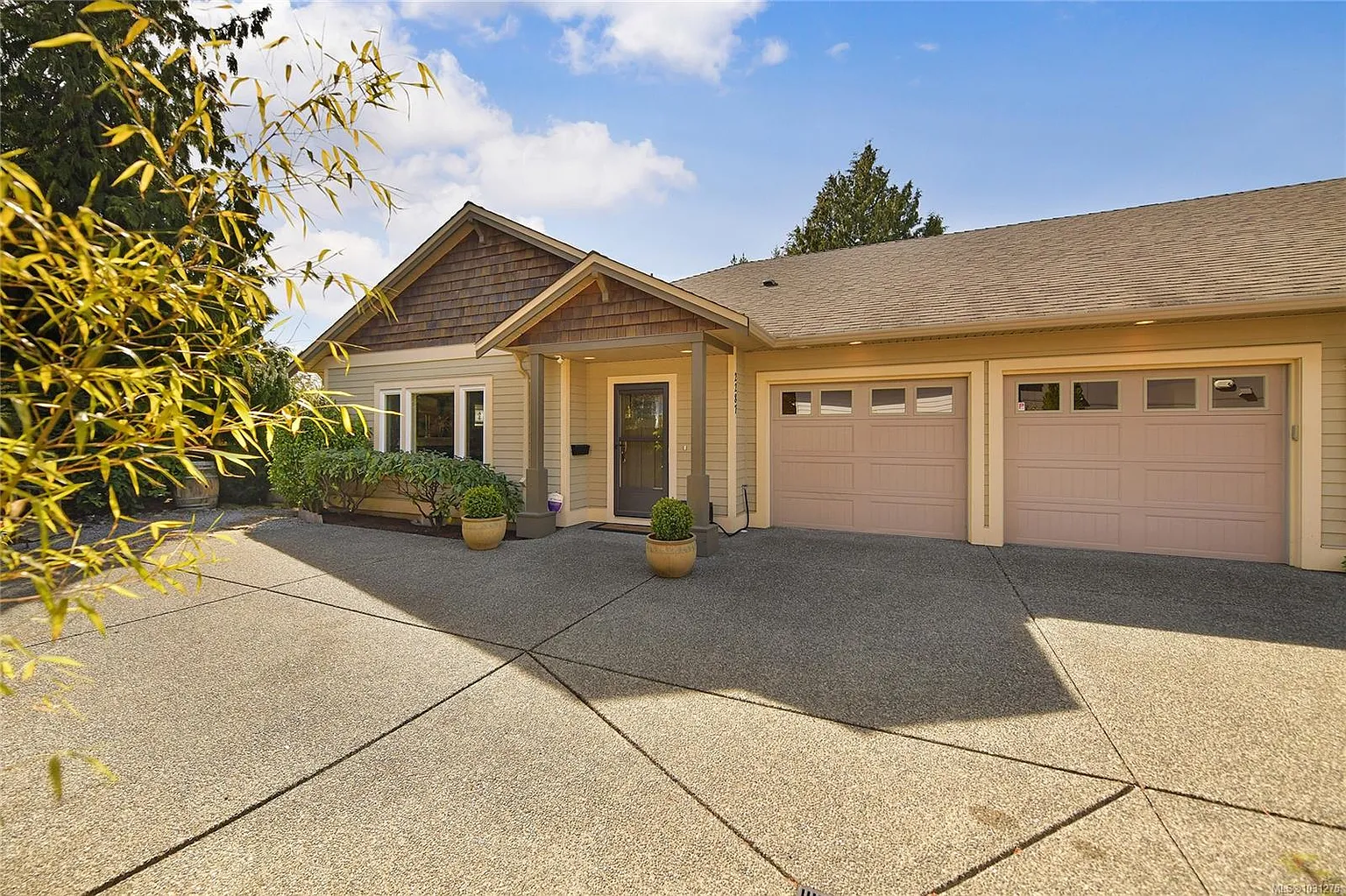 2287 Adela Pl photo 1