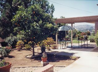 161 Howell Heights Dr, Escondido, CA 92025