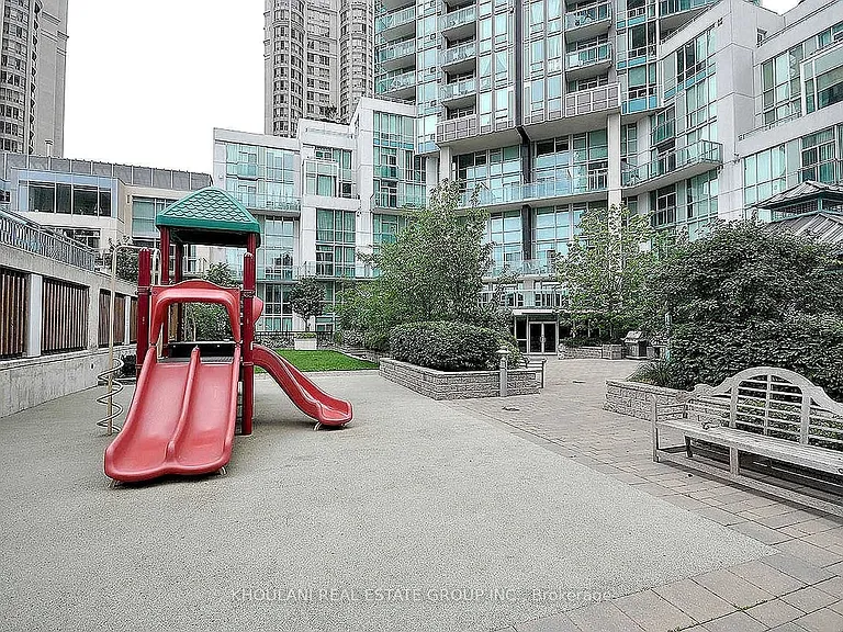 220 Burnhamthorpe Rd W #2201 — Photo 28