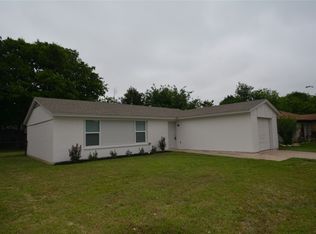 3829 Arnold Dr, Fort Worth, TX 76140