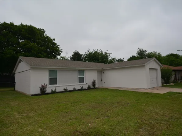 3829 Arnold Dr, Fort Worth, TX 76140