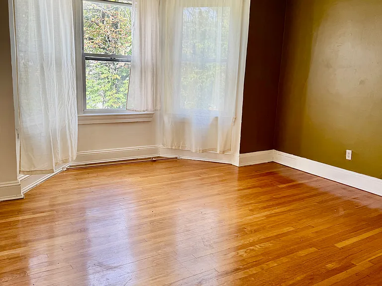 312 Davis Ave #2 — Photo 3