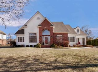 1028 N Post Oak Rd, Wichita, KS 67206