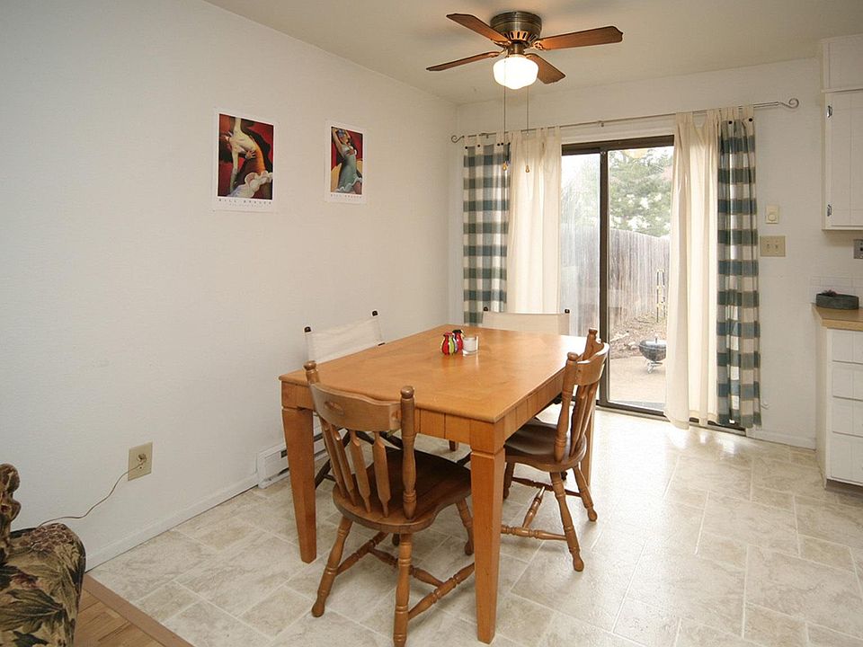 2nd image of 3202 Sumac St