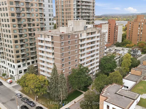 110 Forward Ave #304, Ottawa, ON K1Y 4S9